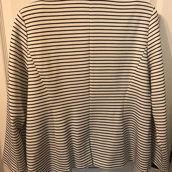 Chico's Nautical Blazer (Size 2P) - Picture 3 of 6